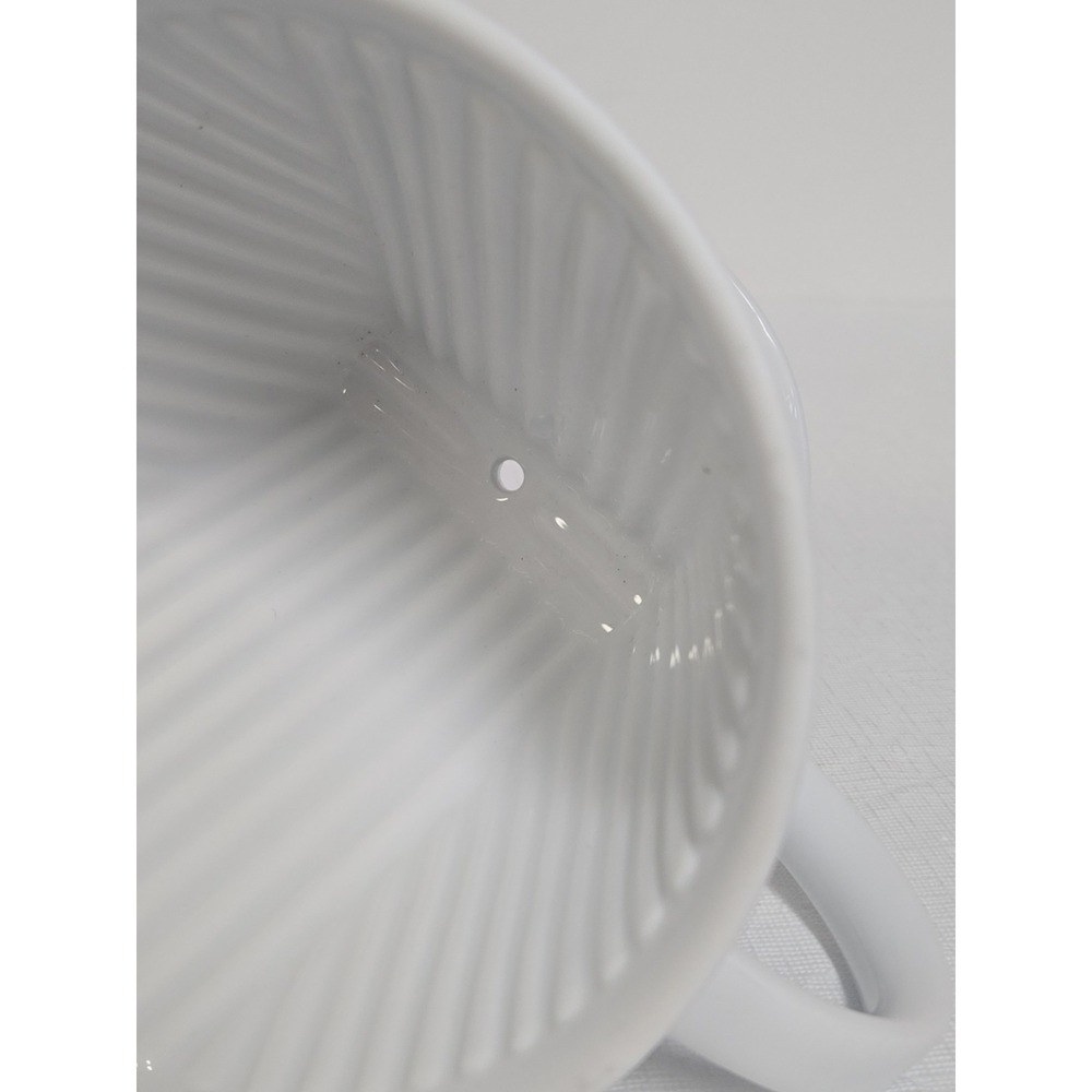 Starbucks White Ceramic Pour Over Coffee Dripper Single Cup Brewer #4 No Box - Picture 6 of 7